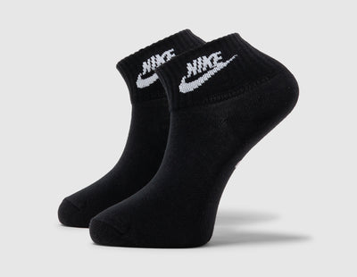 Nike Everyday Essential Socks (3 Pack) Black / White